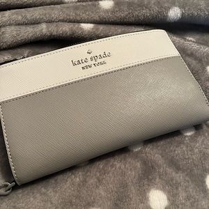 Kate spade phone wallet wristlet